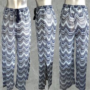 2 for $30 | Poolside Wide-Leg Pants in Navy and White Chevron Print